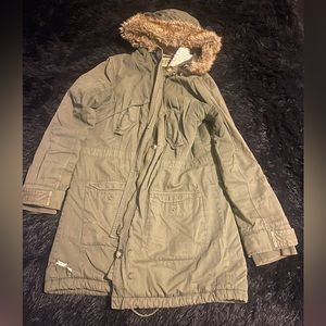 Women’s Zip Up Army Green Parker Jacket (Used)